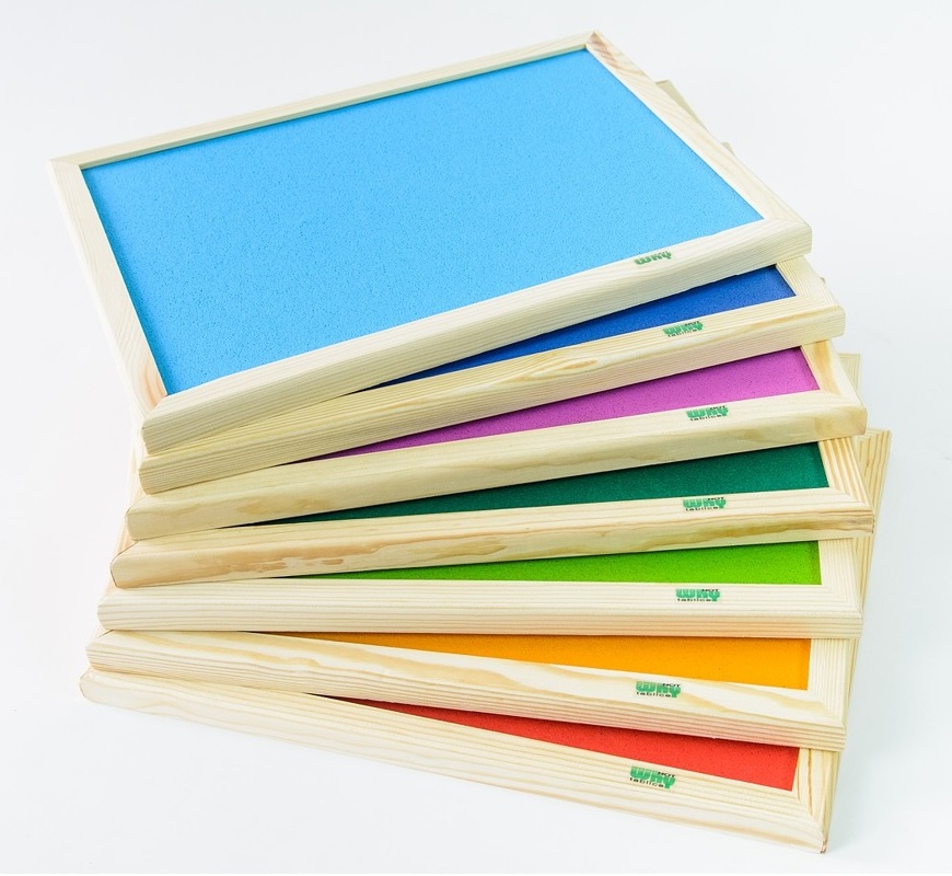 Tablice kolorowe w ramie drewnianej 
