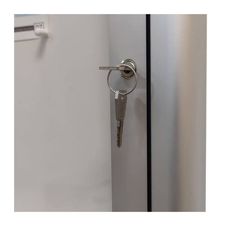 Gablota na stojaku model 1