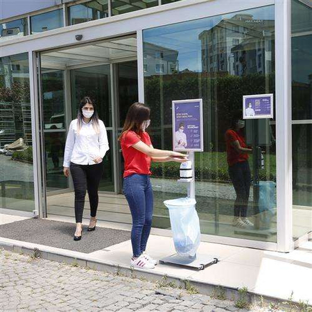 Uniwersalny stojak zewnętrzny do dezynfekcji