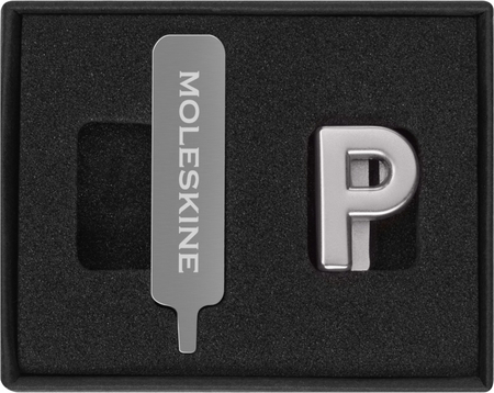 Przypinka MOLESKINE P, srebrna